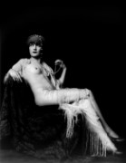 Alfred Cheney Johnston_1925_Ziegfeld Follies Girls_Alice Wilkie (necklace).jpg